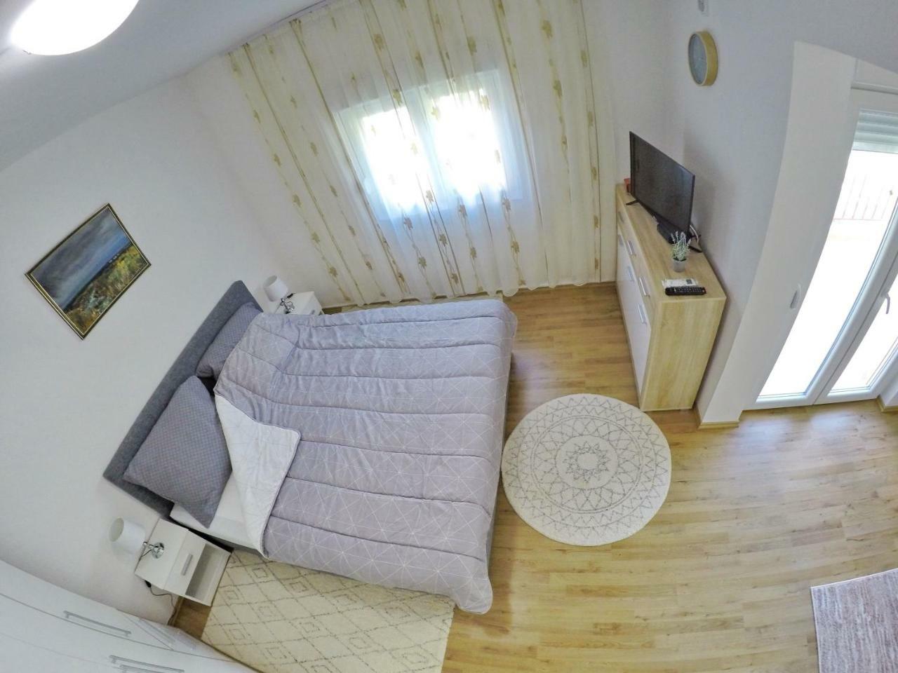 Apartmani Ambasador Требинье Экстерьер фото