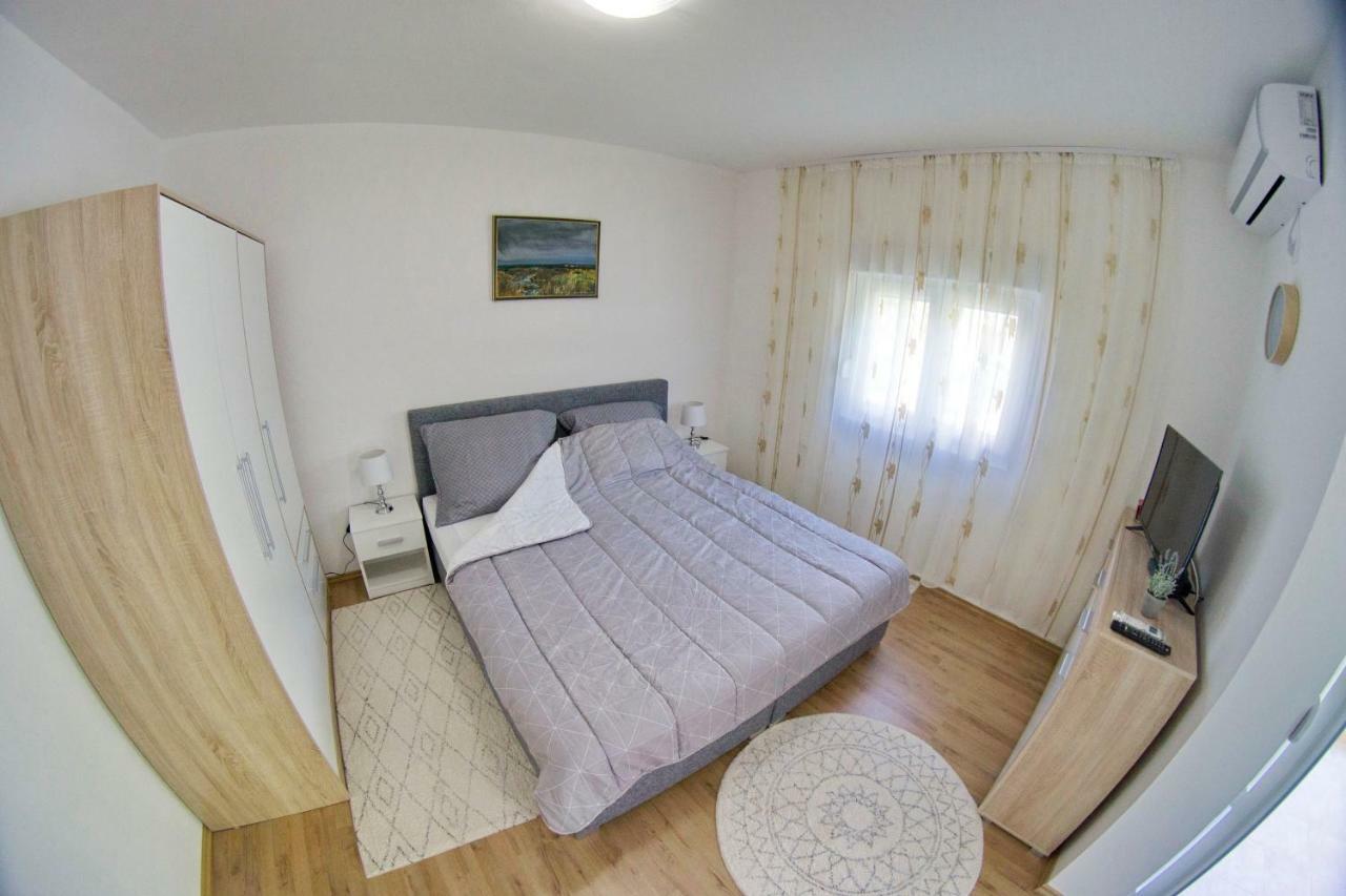 Apartmani Ambasador Требинье Экстерьер фото