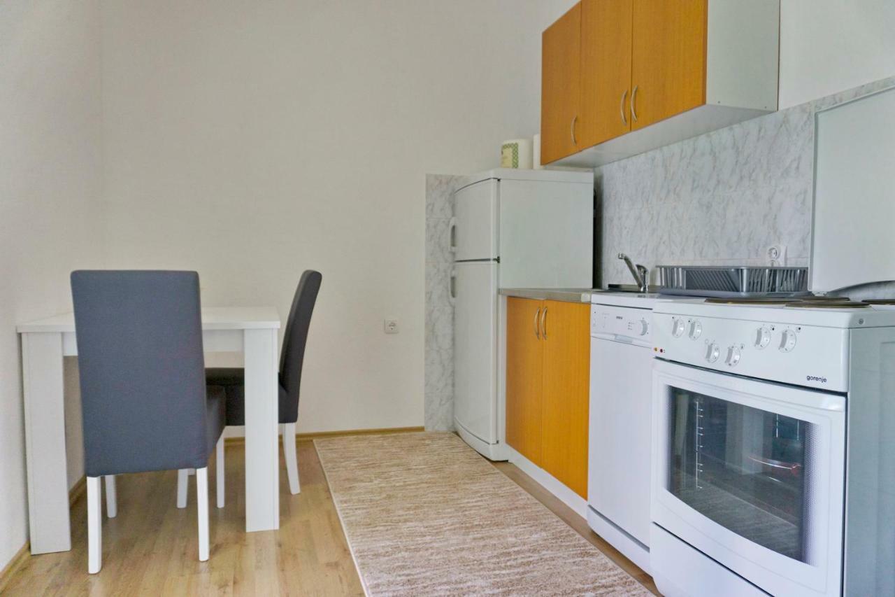 Apartmani Ambasador Требинье Экстерьер фото