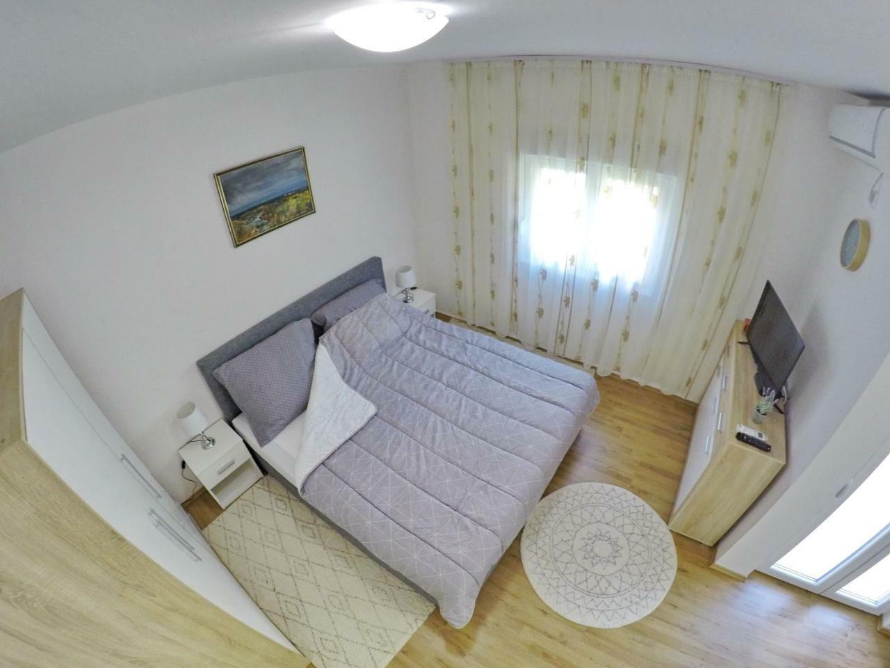 Apartmani Ambasador Требинье Экстерьер фото